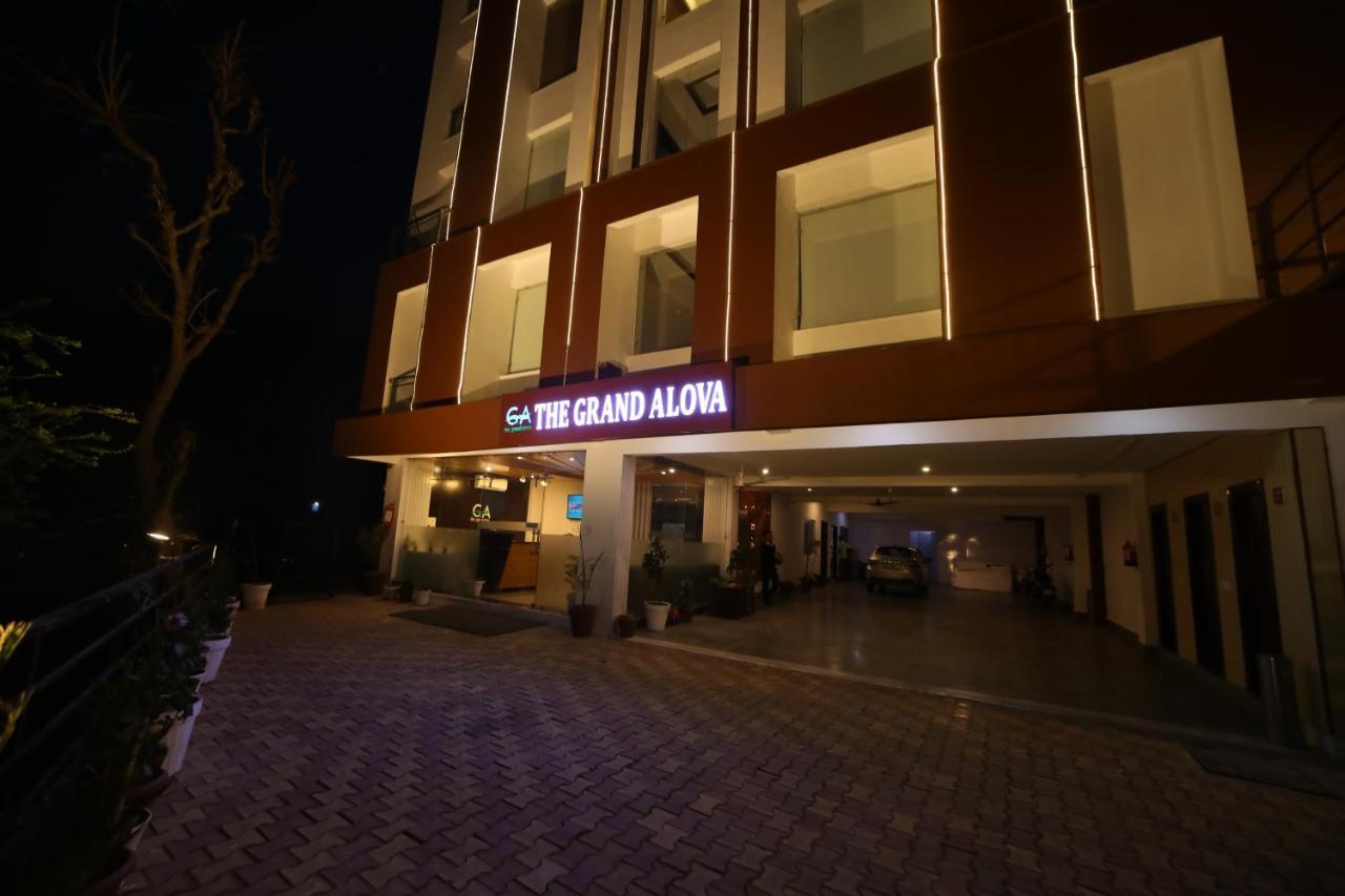 Kamay The Grand Alova Tapovan Exterior photo